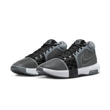 FB2239-004-Nike-Lebron-Witness-8-2-Basketshop.se