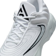 FQ3680-100-Nike-Immortality-4-1-Basketshop.se